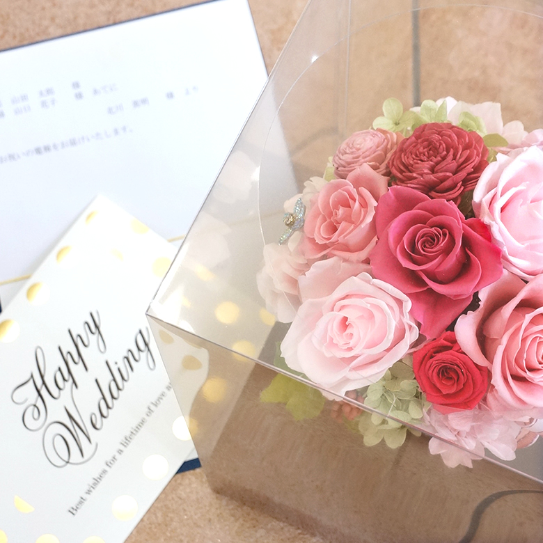 新居を華やかに!結婚祝いに贈りたい大きめプリザ電報